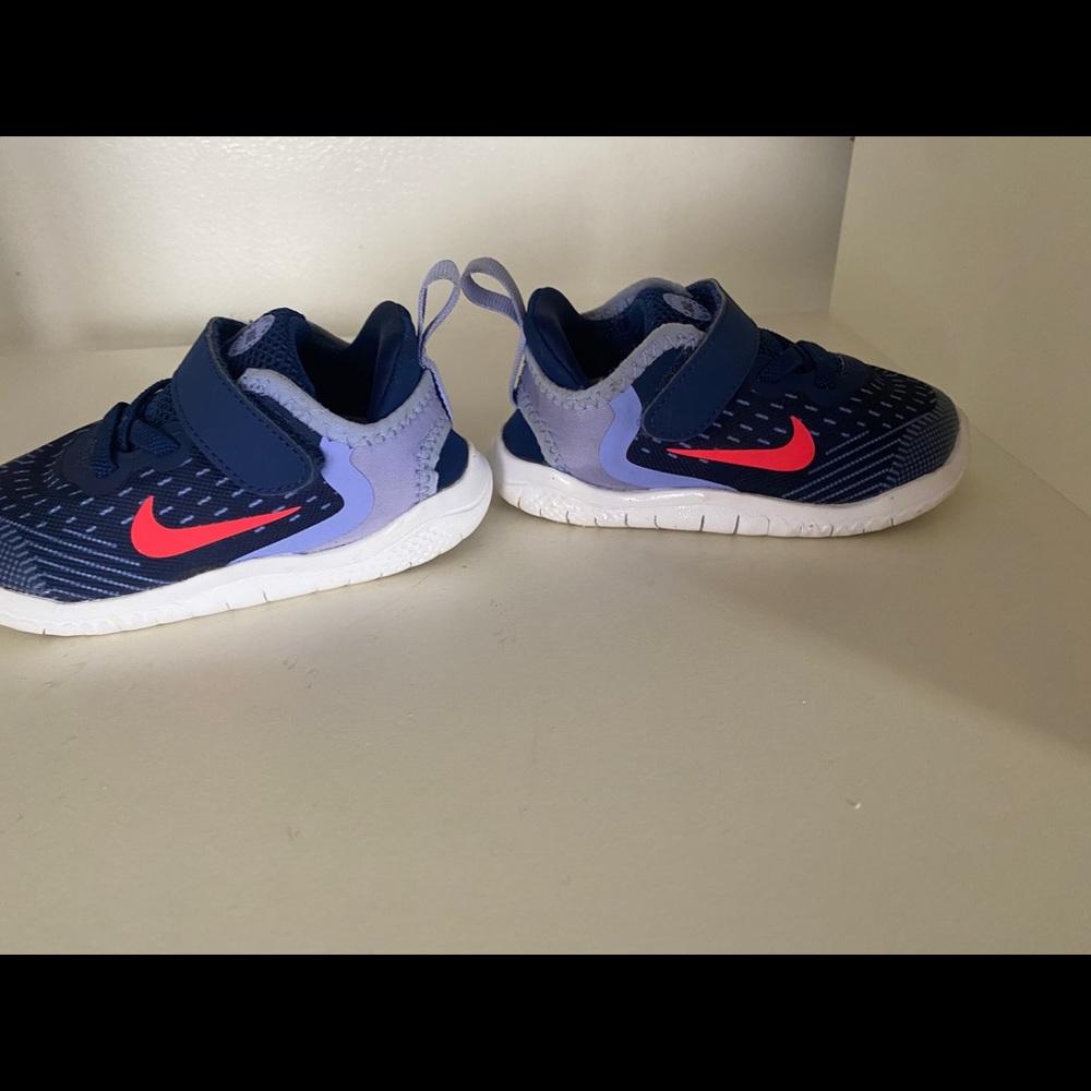 Toddler Nike free runs
